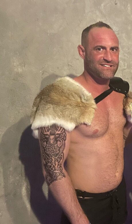 Nacktes geleaktes OnlyFans-Foto von Themusclewhisperer