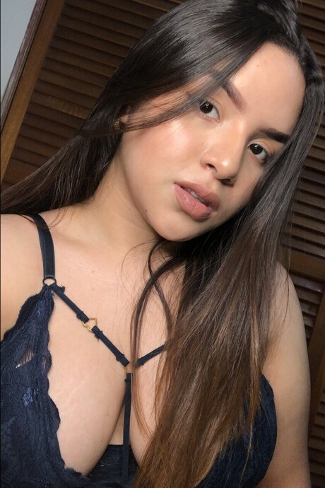Nacktes geleaktes OnlyFans-Foto von Bella Triz