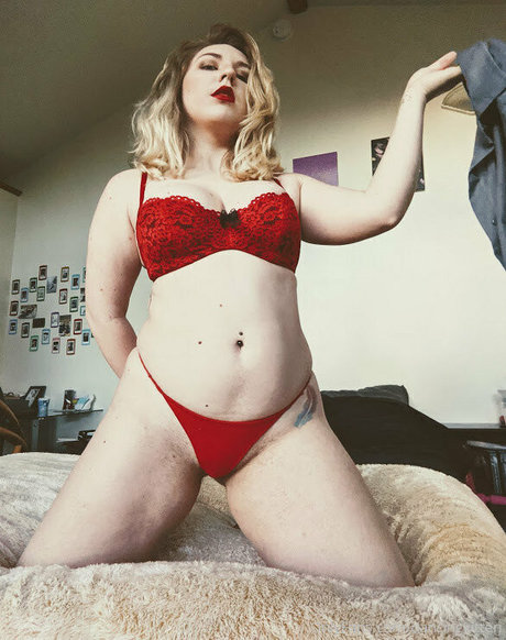 Обнаженная фотография утечки OnlyFans от Dancingkitten
