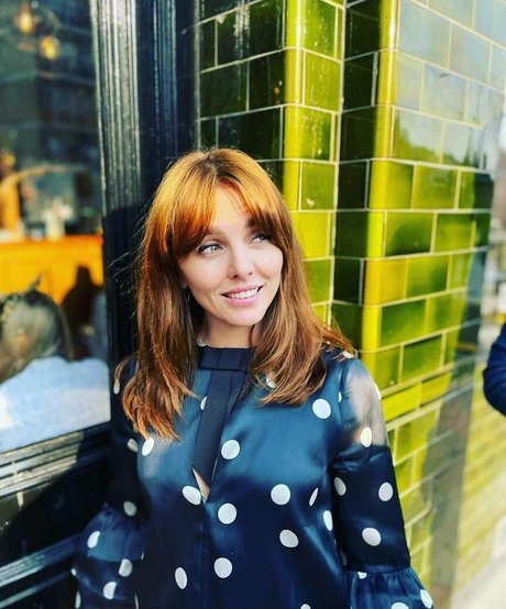 Alasti lekkinud OnlyFans-i pilt Ophelia Lovibond