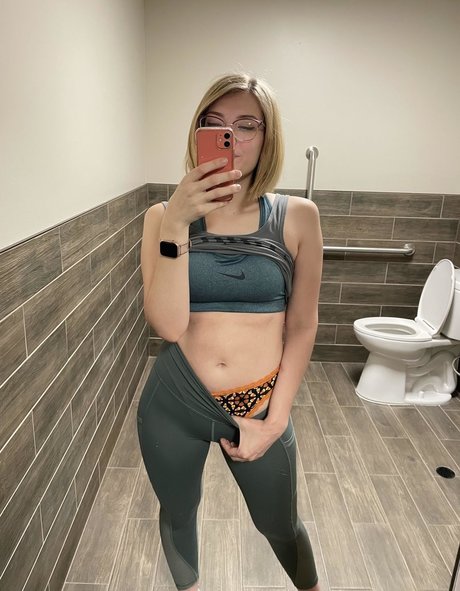 Nacktes geleaktes OnlyFans-Foto von Lilmisssiris
