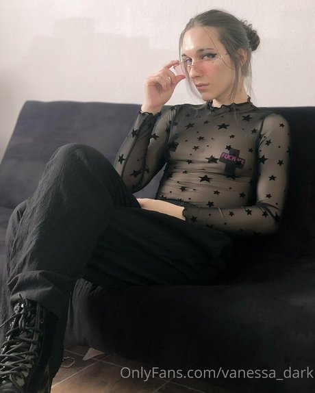 Vanessa_dark