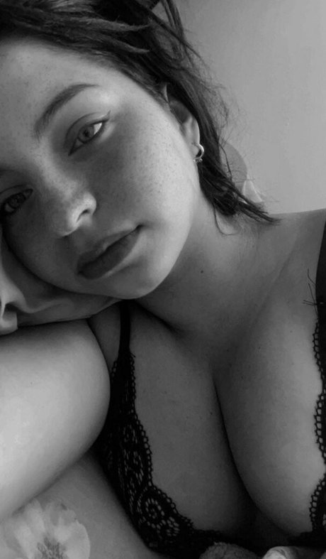 Nahá fotka uniklých OnlyFans od Marianyyaa