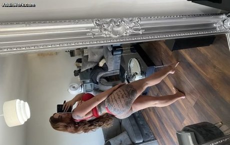 Nahá fotka uniklých OnlyFans od Louise Mcnamara