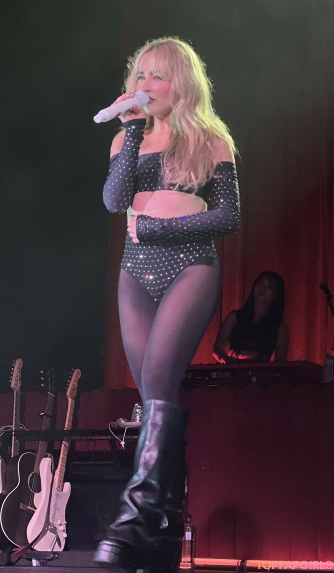 Naken lekkede OnlyFans-bilde av Sabrina Carpenter #1162