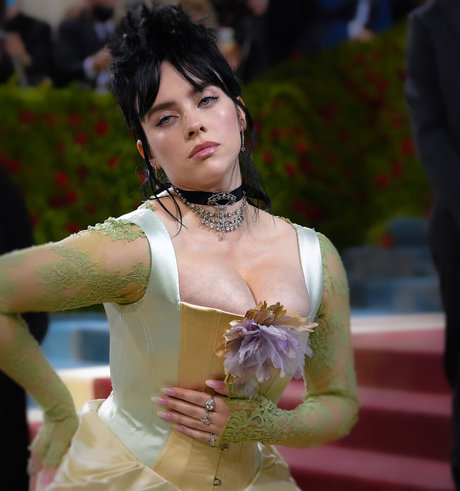 Alasti lekkinud OnlyFans-i pilt Billie Eilish