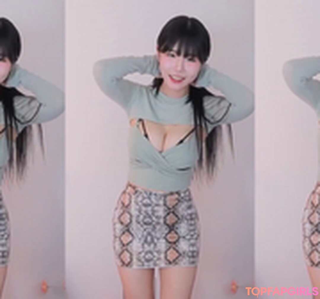 Nahá fotka uniklých OnlyFans od Addielyn #1321