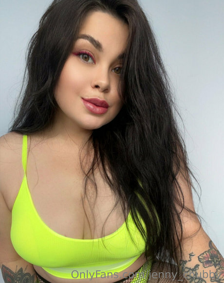 Naken lekkede OnlyFans-bilde av Jennychubby