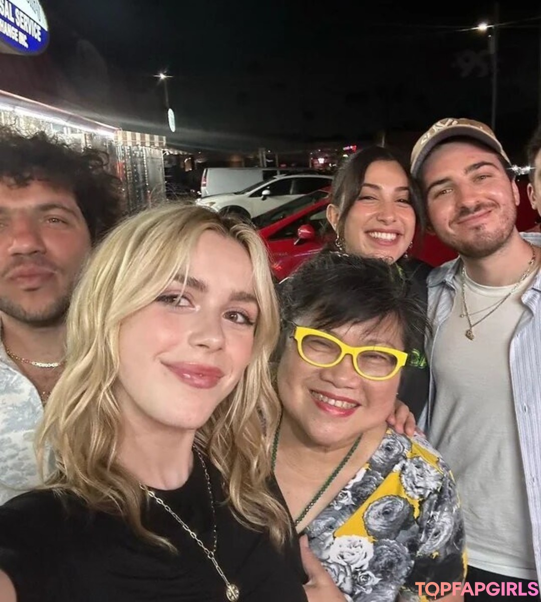 Kiernan Shipka nude leaked OnlyFans photo #1398