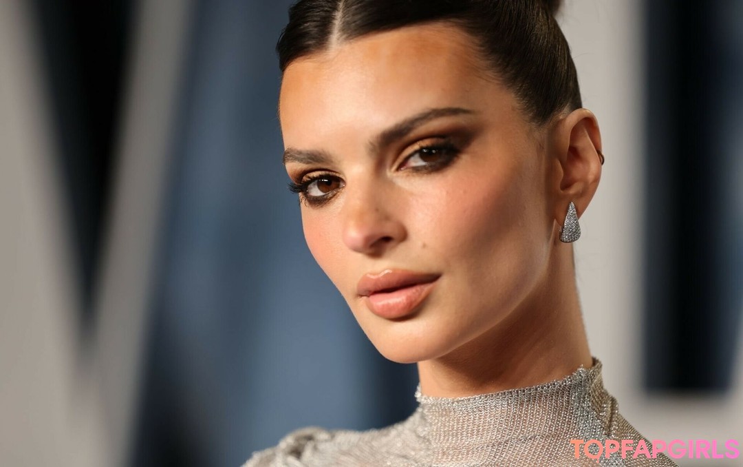 Photo nue de fuite OnlyFans de Emily Ratajkowski #1421