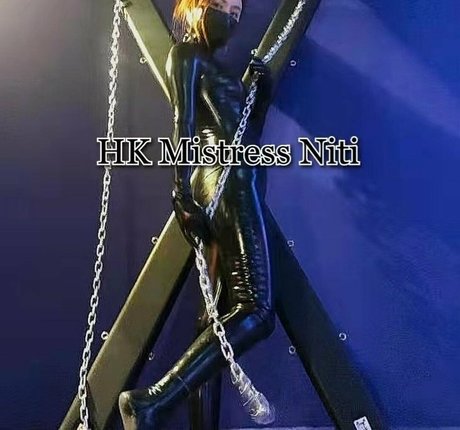 Hk Mistress Niti