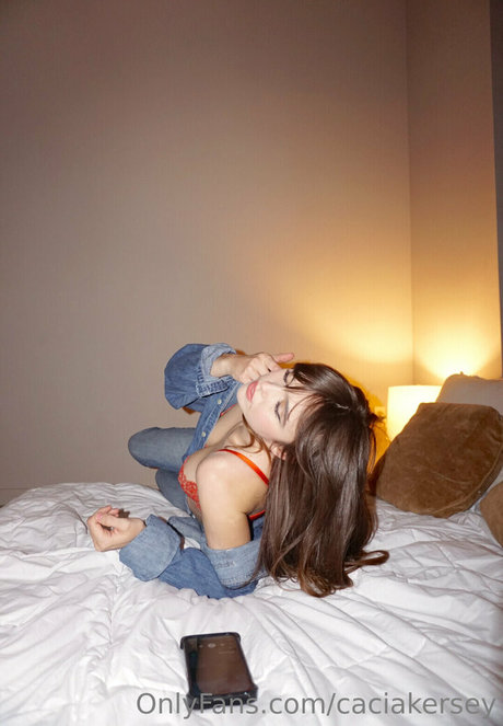 Naken lekkede OnlyFans-bilde av Acacia Kersey