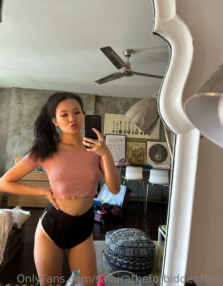 Sakuratheforbiddenfruit