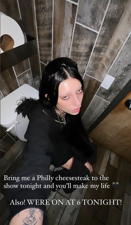 Nahá fotka uniklých OnlyFans od Deathbyromy