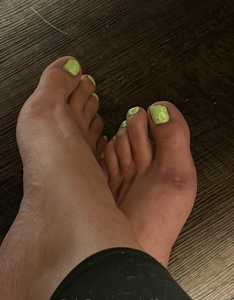 Wifeyassandfeet