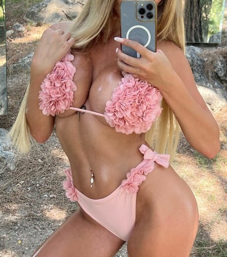 Nahá fotka uniklých OnlyFans od Annie Metusheva