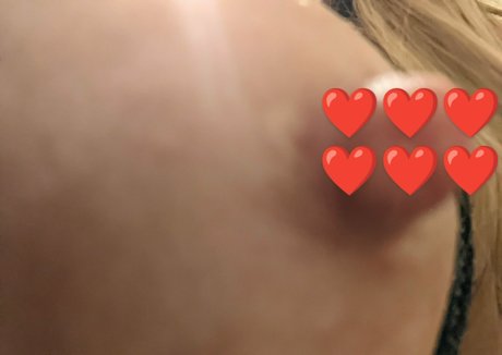 Anna_feet_crush_vore