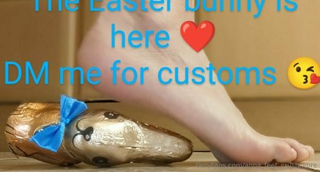 Anna_feet_crush_vore