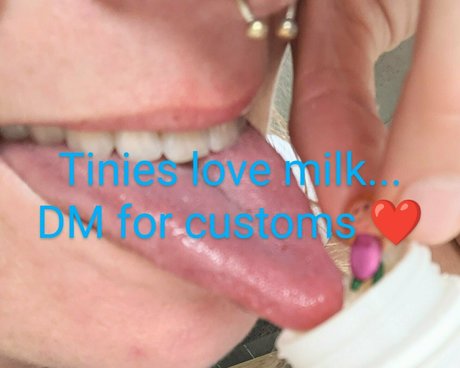 Anna_feet_crush_vore