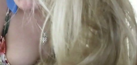 Anna_feet_crush_vore