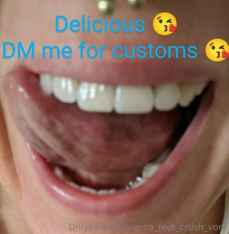 Anna_feet_crush_vore