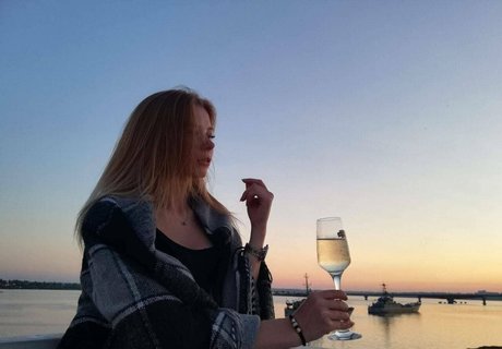 A_tendergirl_vialeti