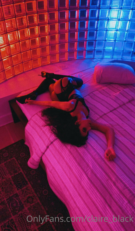Claire_black