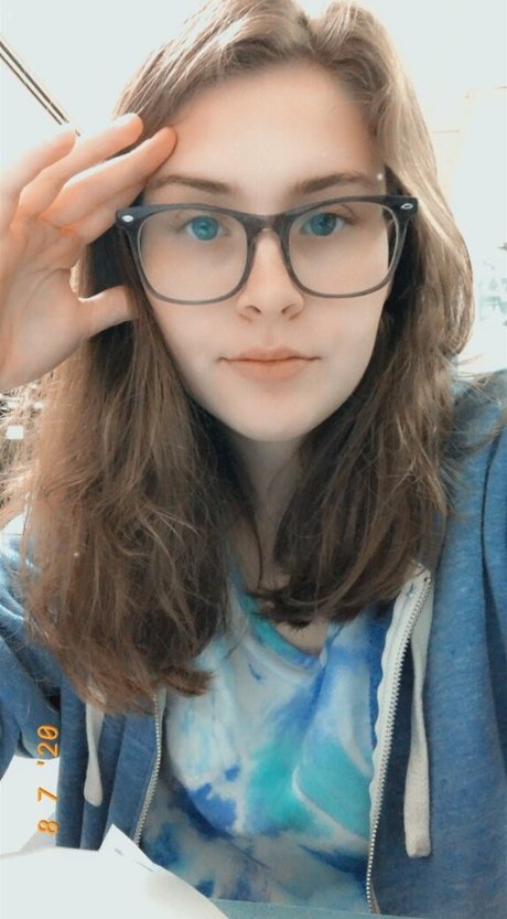 Alaston vuotanut OnlyFans-kuva Nessajade