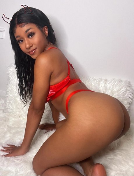 Naken lekkede OnlyFans-bilde av Amari Gold