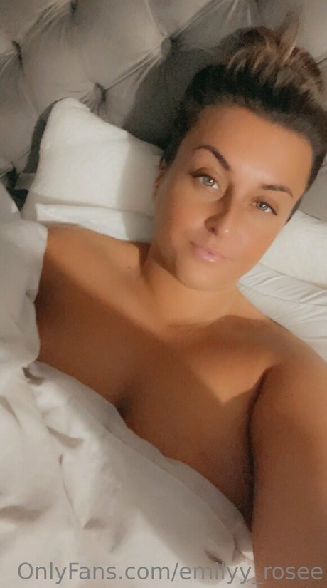 Emilyy_rosee