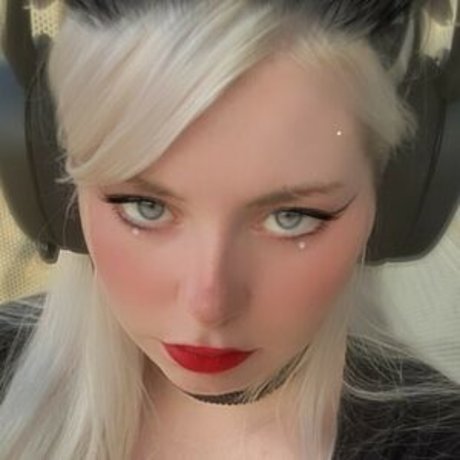 Nacktes geleaktes OnlyFans-Foto von Alyatrosk