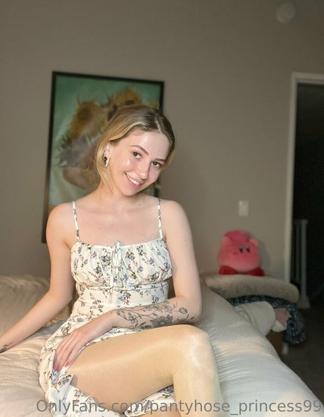 Pantyhose_princess99