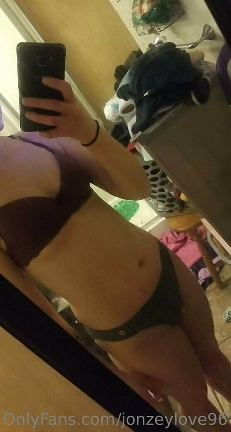 Jonzeylove96