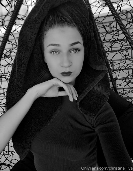 Christine_live