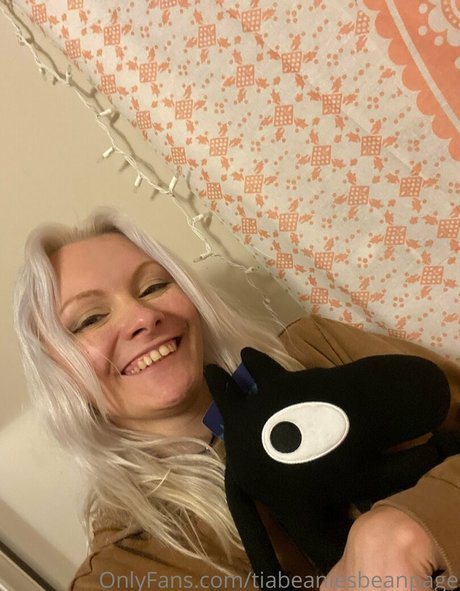 Realprincesstiabeanie