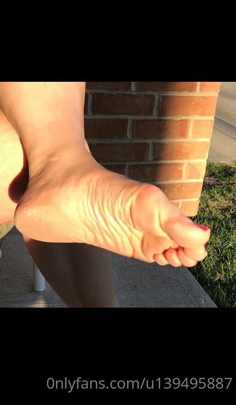 Foot-mistress-miss-b