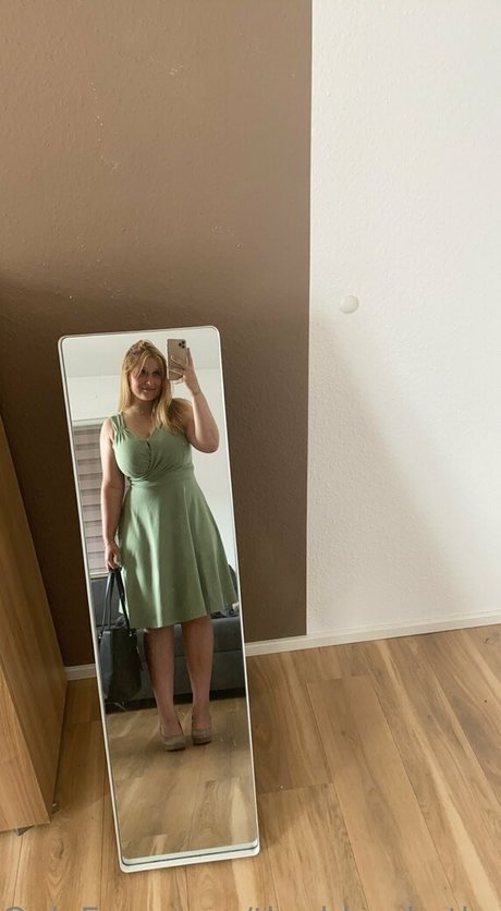 The.blonde.the.brunette